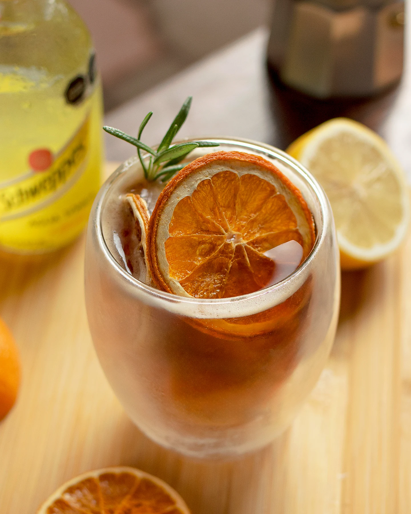 Fotografia gastronómica en detalles de un espresso tonic de una cafeteria de la ciudad de Chihuahua.